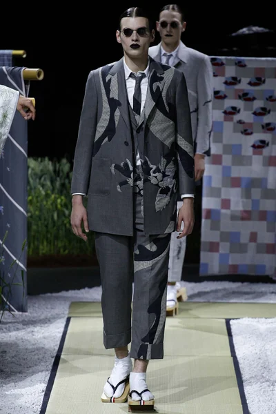 Look 7